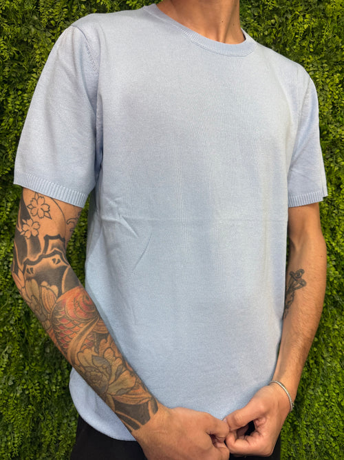 Maglia in filo celeste